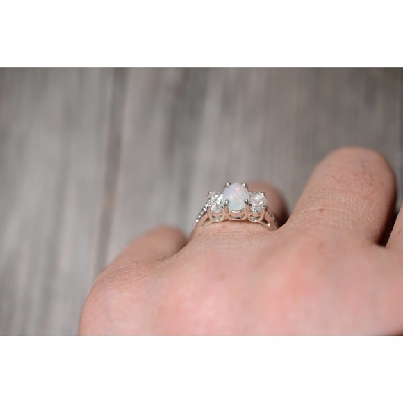 Raw Crystal Ring, Raw Stone Ring, Rings for Women, Stacking Ring, Raw Ge… - Picture 3 of 4